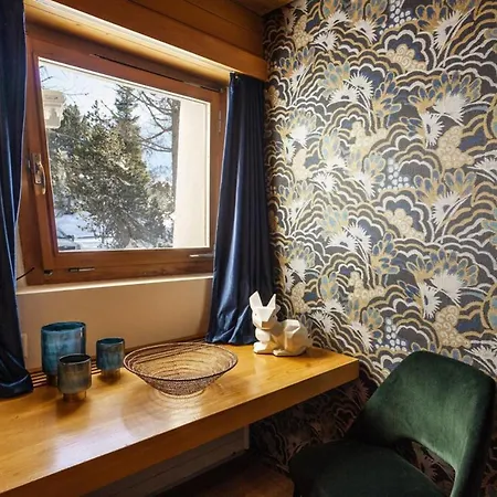 Inviting 5-bed House In בית נופש